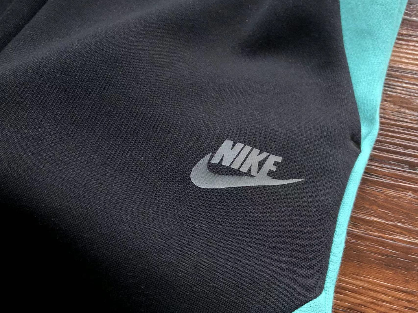 WINDRUNNER HOODIE "WASHED TEAL"