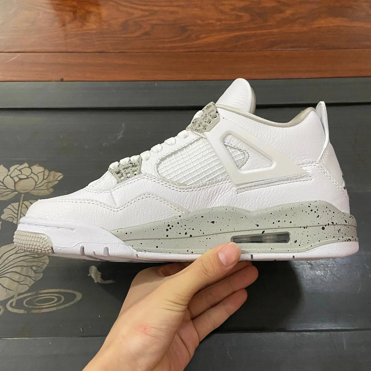 Retro 4 White Oreo (2021)