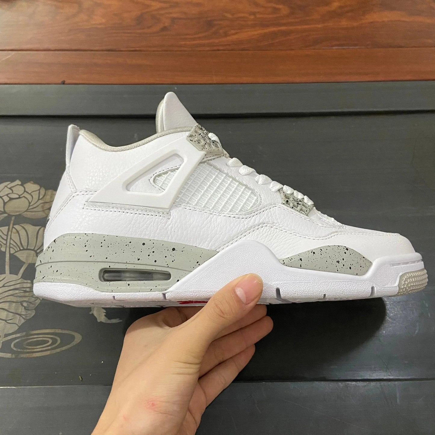 Retro 4 White Oreo (2021)