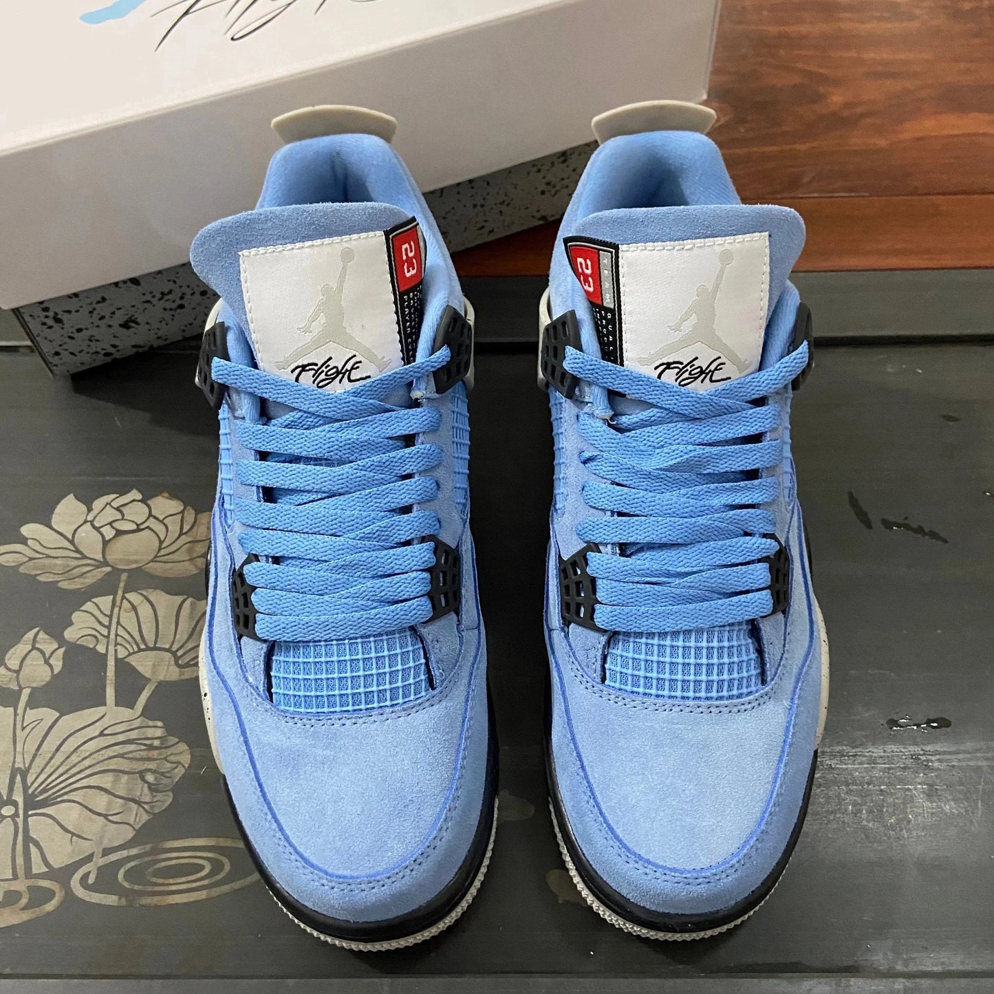 Retro 4 University Blue