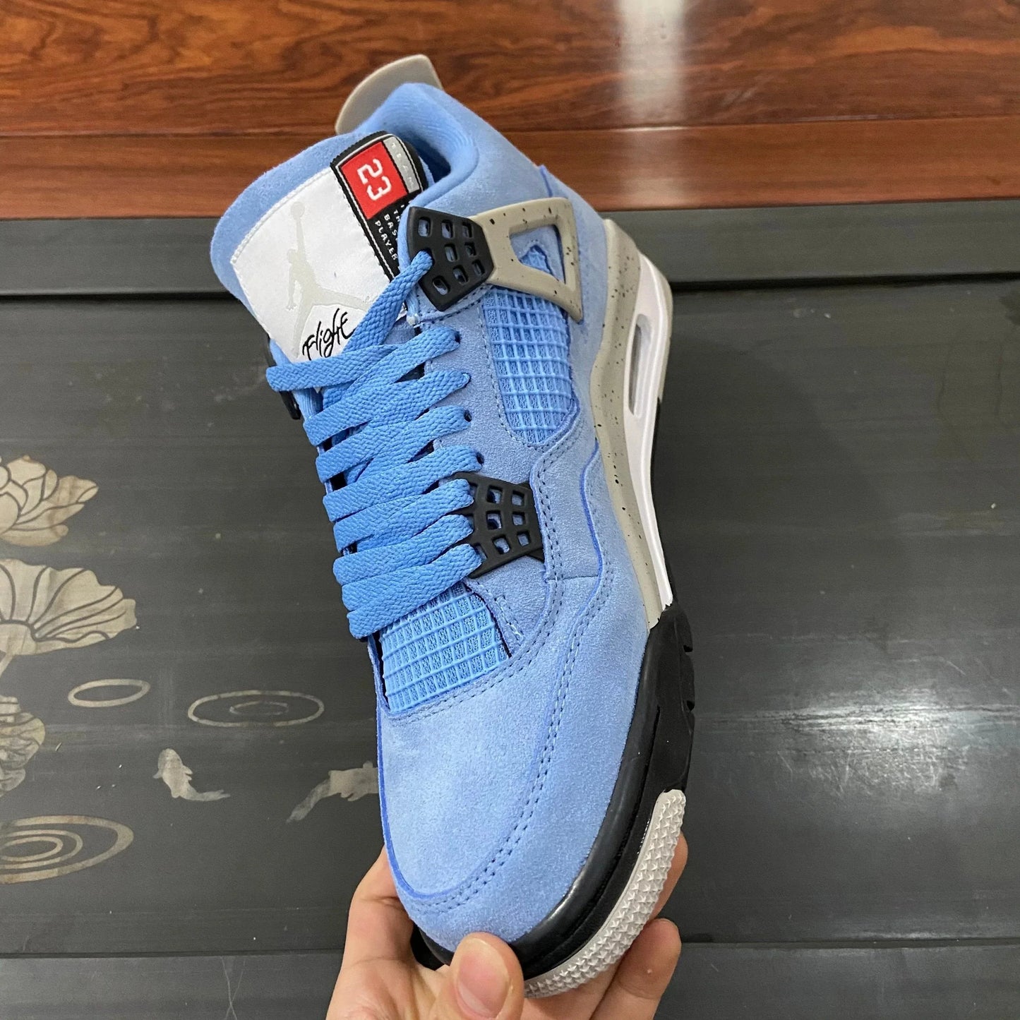 Retro 4 University Blue